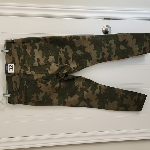 Gap true skinny ankle high rise camo pants, size 14 - Picture 3 of 6